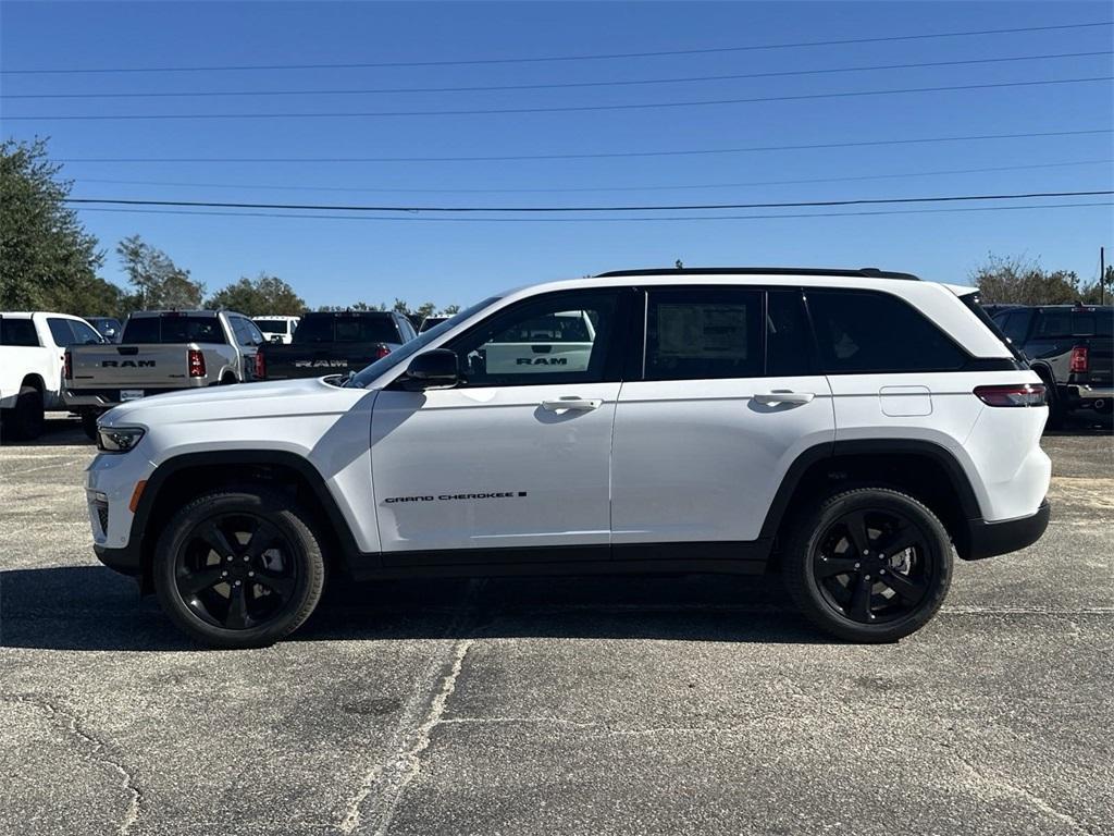 new 2025 Jeep Grand Cherokee car, priced at $47,823