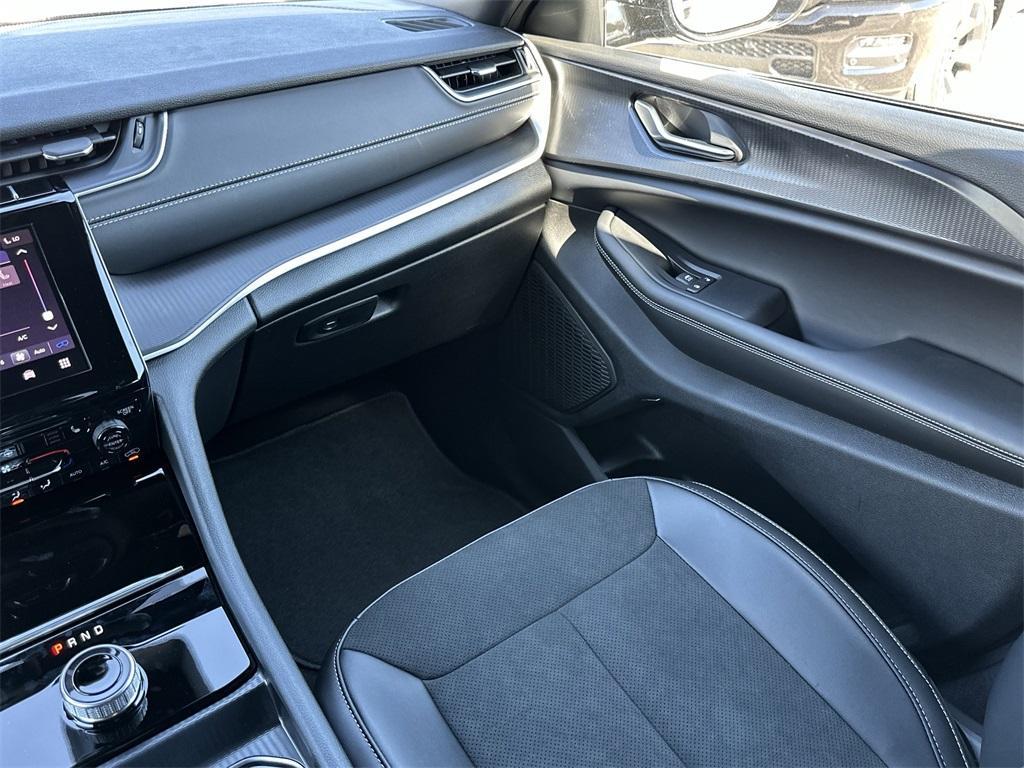 new 2025 Jeep Grand Cherokee L car, priced at $43,294