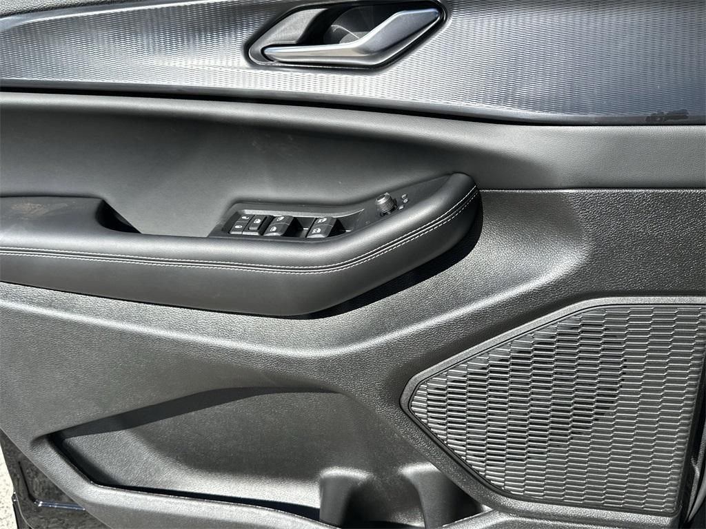 new 2025 Jeep Grand Cherokee L car, priced at $43,294