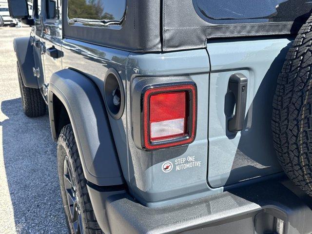 new 2025 Jeep Wrangler car, priced at $45,625