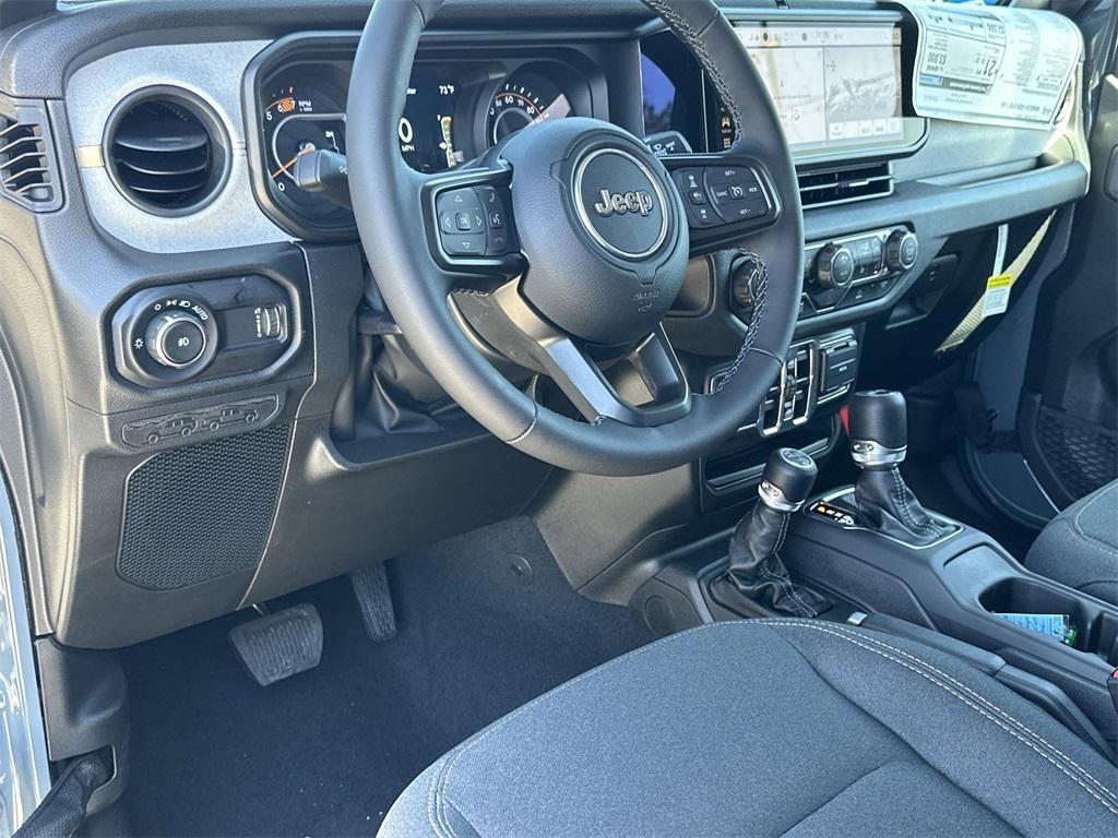 new 2025 Jeep Wrangler car, priced at $45,125