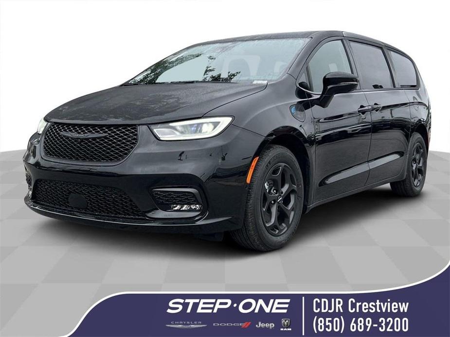 new 2024 Chrysler Pacifica Hybrid car, priced at $42,589