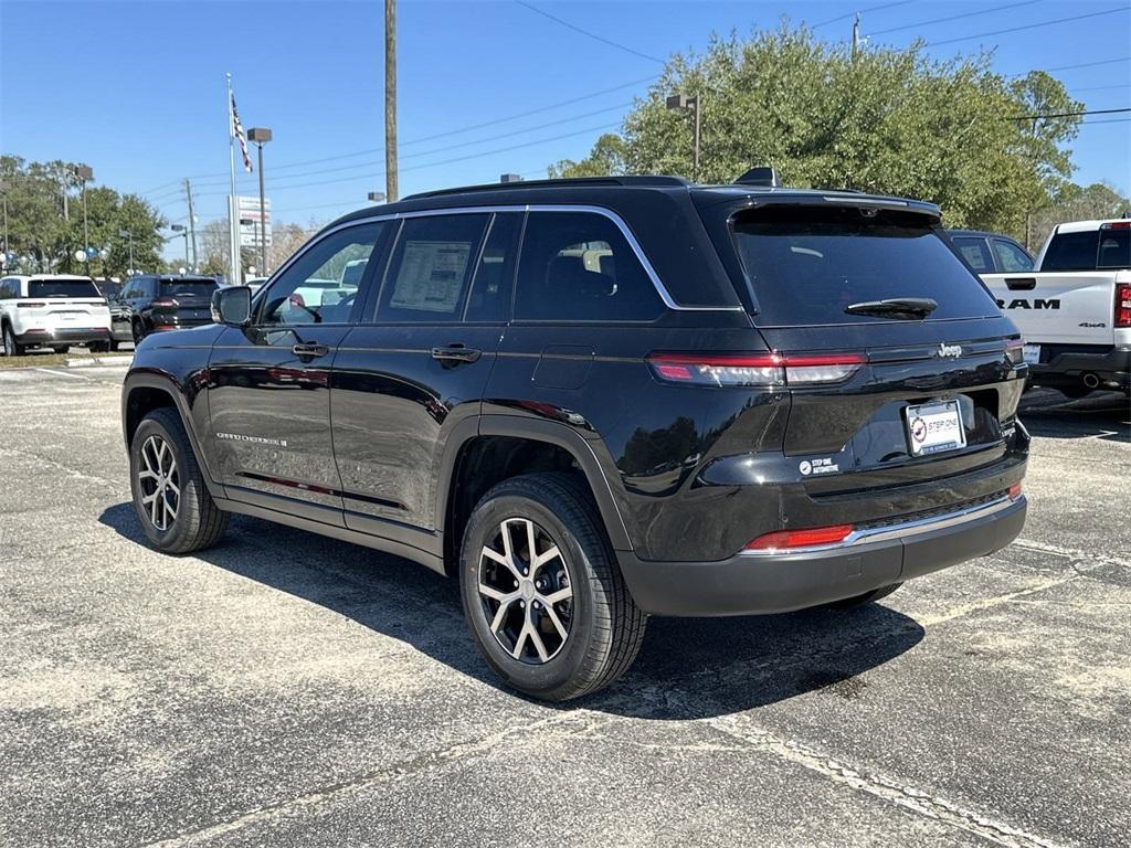 new 2025 Jeep Grand Cherokee car, priced at $44,985