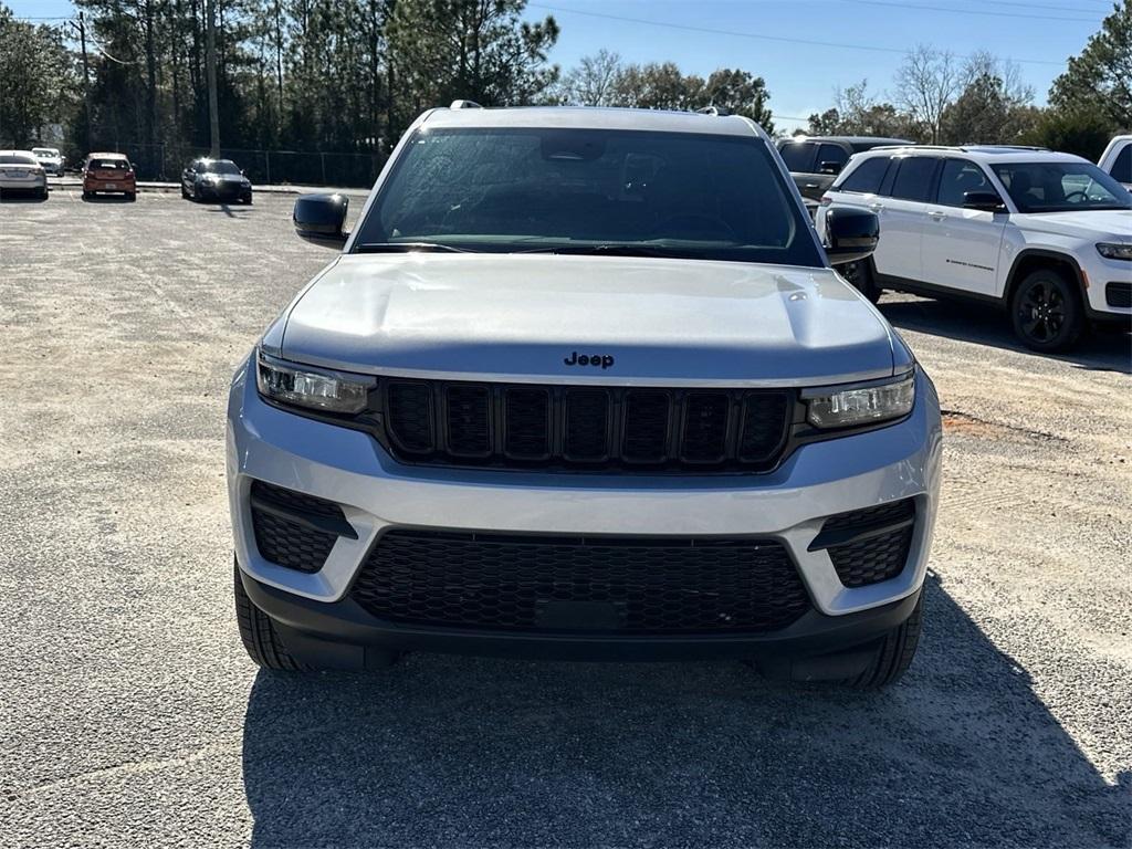 new 2025 Jeep Grand Cherokee car, priced at $40,030