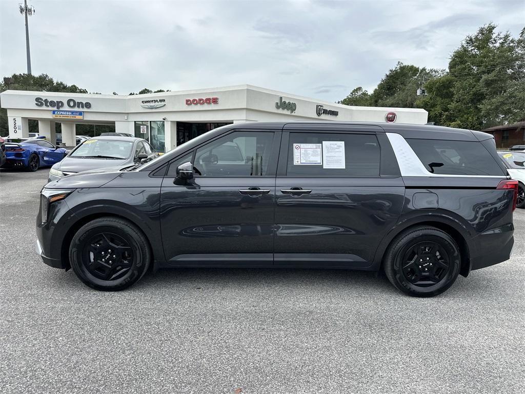 used 2025 Kia Carnival car, priced at $37,552