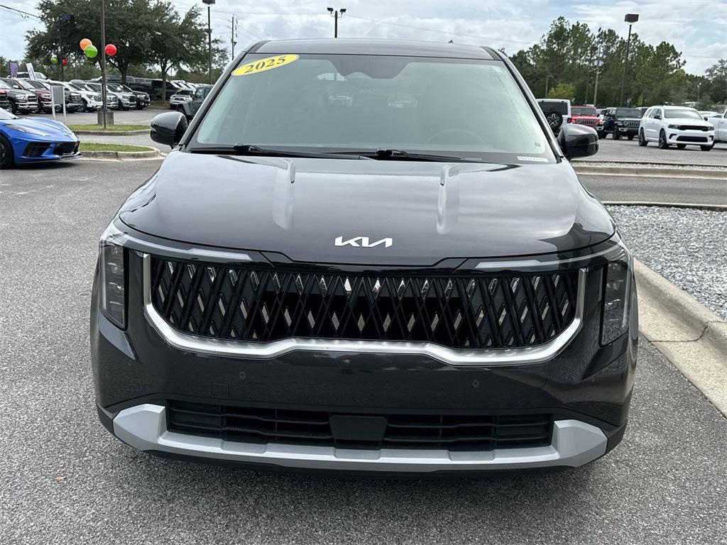 used 2025 Kia Carnival car, priced at $37,552