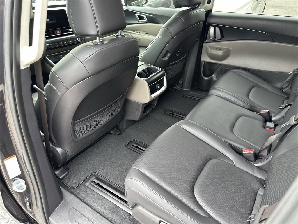 used 2025 Kia Carnival car, priced at $37,552