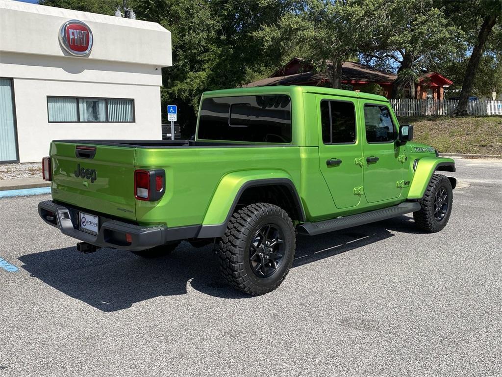 new 2025 Jeep Gladiator car, priced at $43,595