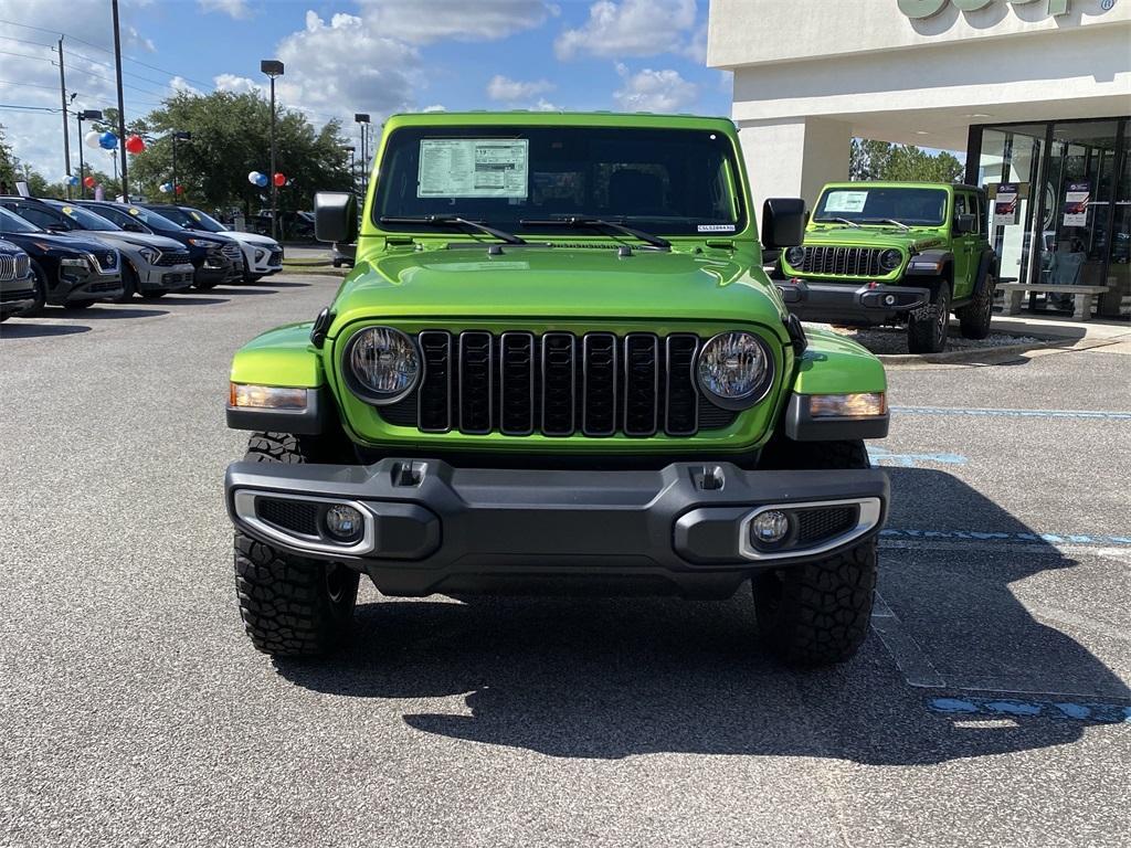 new 2025 Jeep Gladiator car, priced at $43,595
