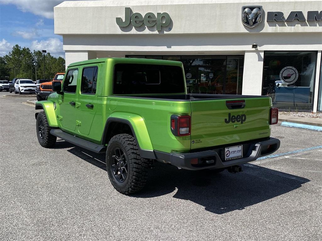 new 2025 Jeep Gladiator car, priced at $43,595
