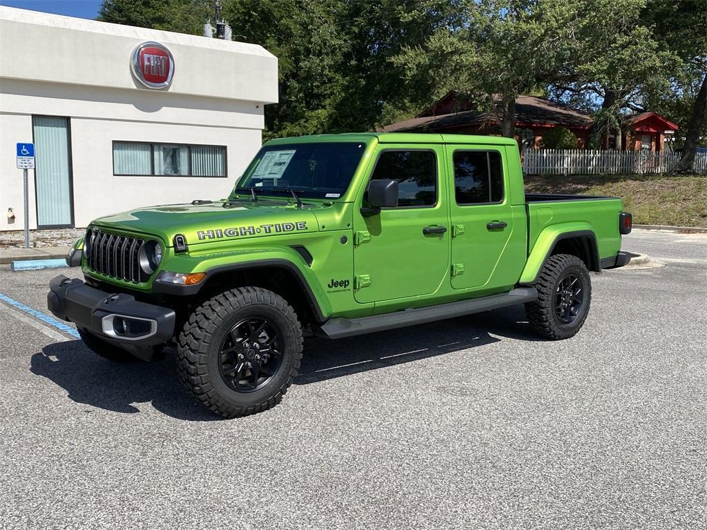 new 2025 Jeep Gladiator car, priced at $43,595