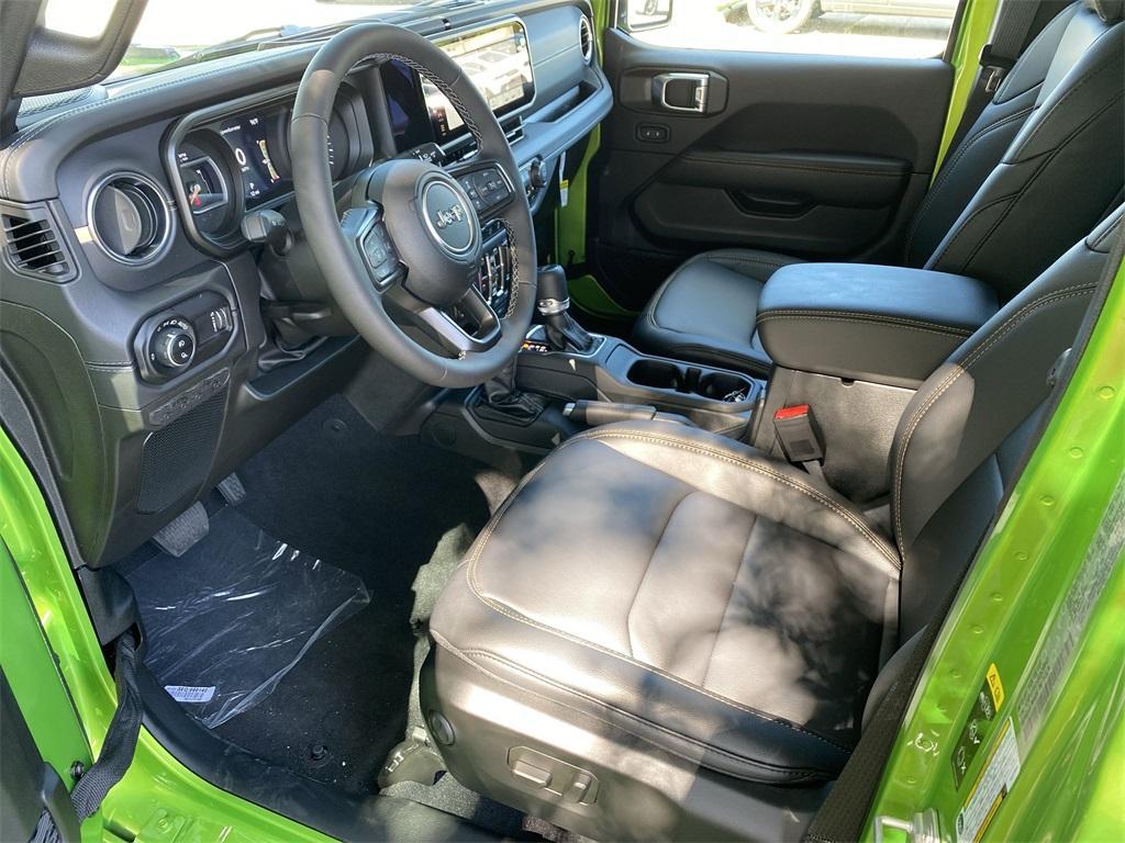 new 2025 Jeep Gladiator car, priced at $43,595