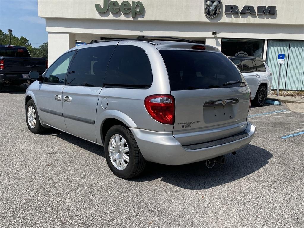 used 2006 Chrysler Town & Country car, priced at $5,232