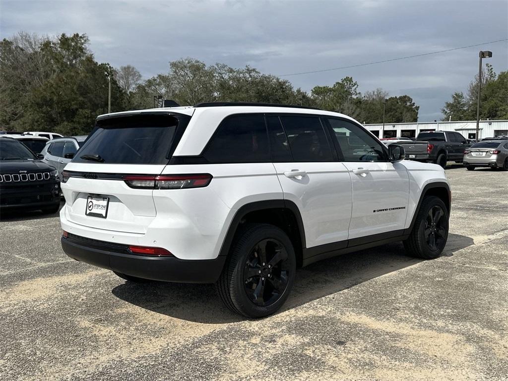 new 2025 Jeep Grand Cherokee car, priced at $41,325