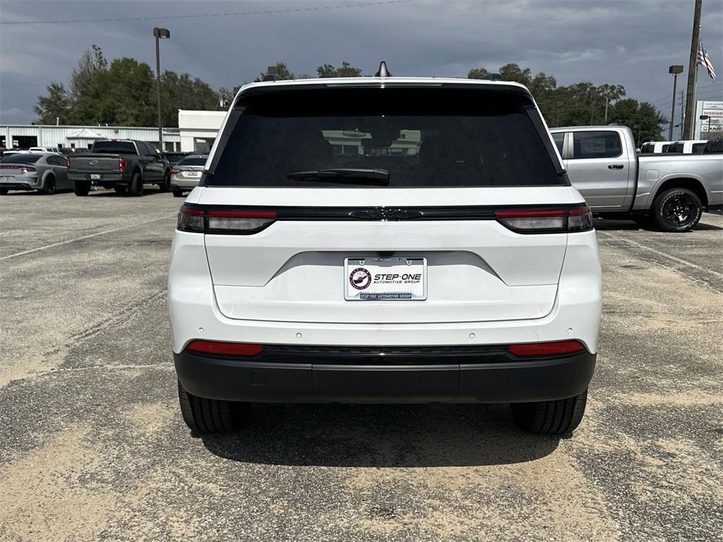 new 2025 Jeep Grand Cherokee car, priced at $41,325