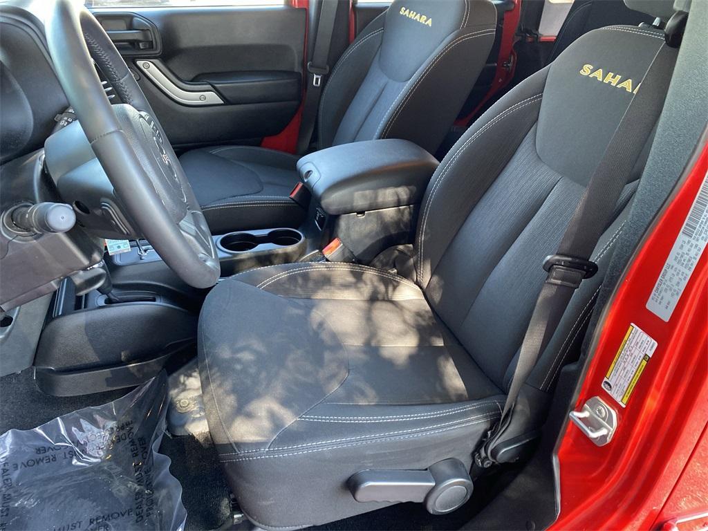 used 2015 Jeep Wrangler Unlimited car, priced at $21,645