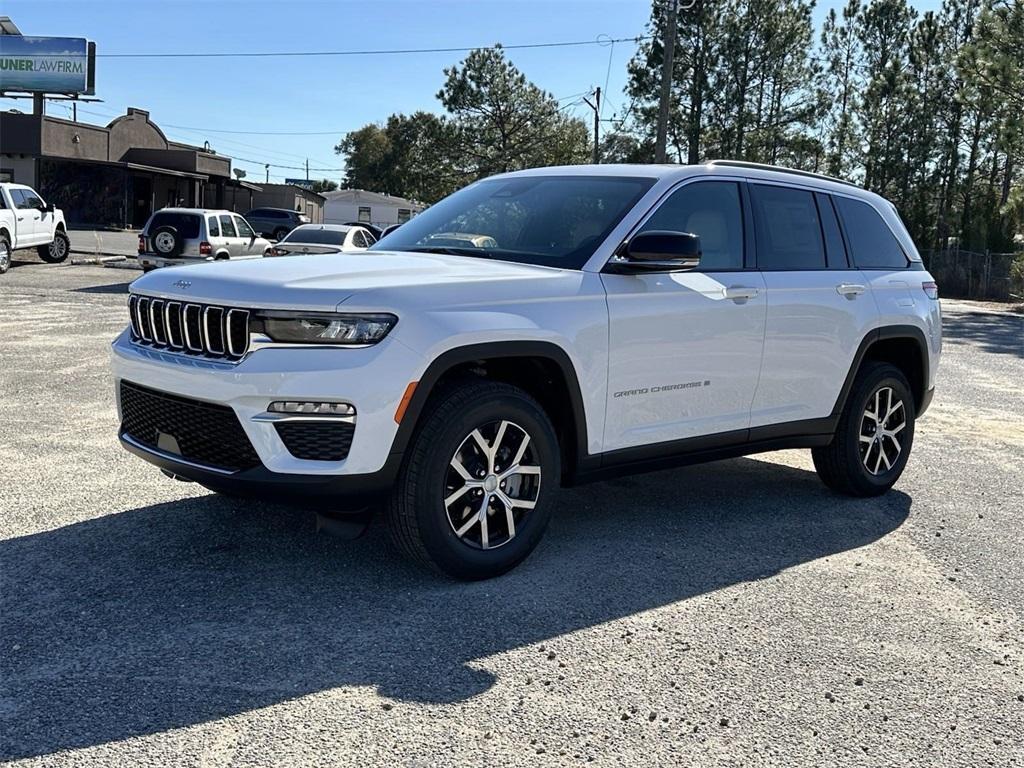 new 2025 Jeep Grand Cherokee car, priced at $42,515