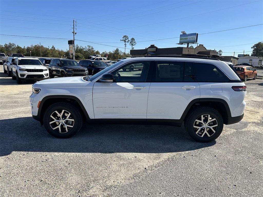 new 2025 Jeep Grand Cherokee car, priced at $42,515