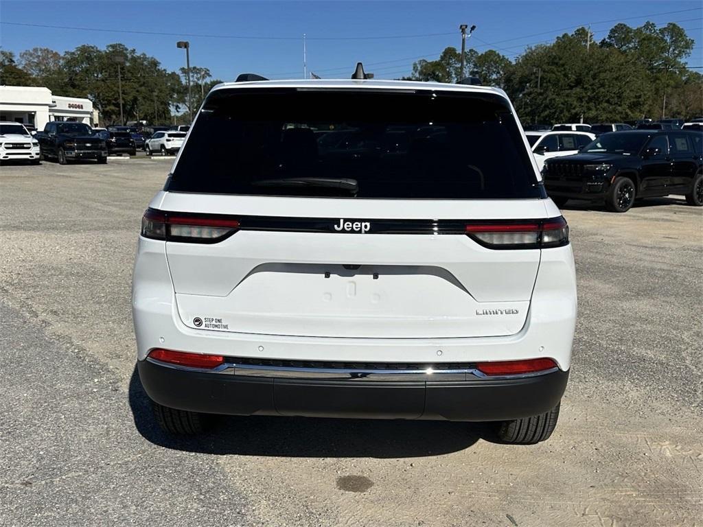 new 2025 Jeep Grand Cherokee car, priced at $42,515