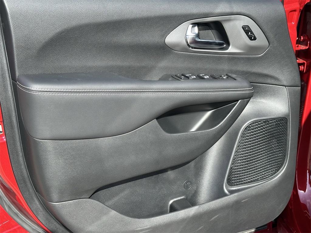 new 2026 Chrysler Pacifica car, priced at $42,803