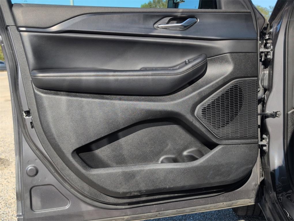 used 2023 Jeep Grand Cherokee L car, priced at $29,975