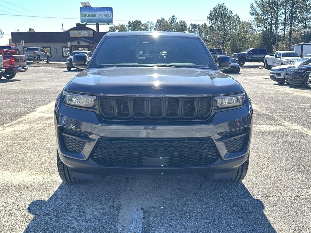 new 2025 Jeep Grand Cherokee car, priced at $43,340