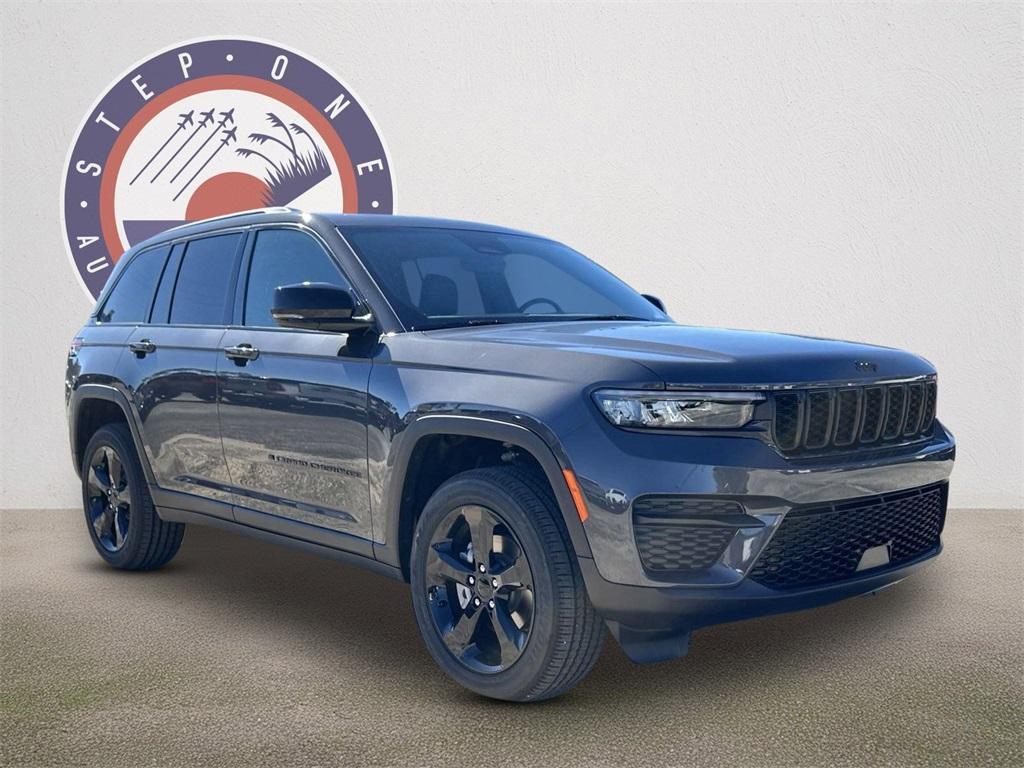 new 2025 Jeep Grand Cherokee car, priced at $43,340