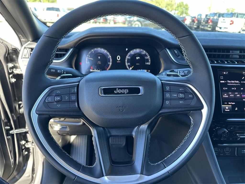 new 2025 Jeep Grand Cherokee car, priced at $43,340