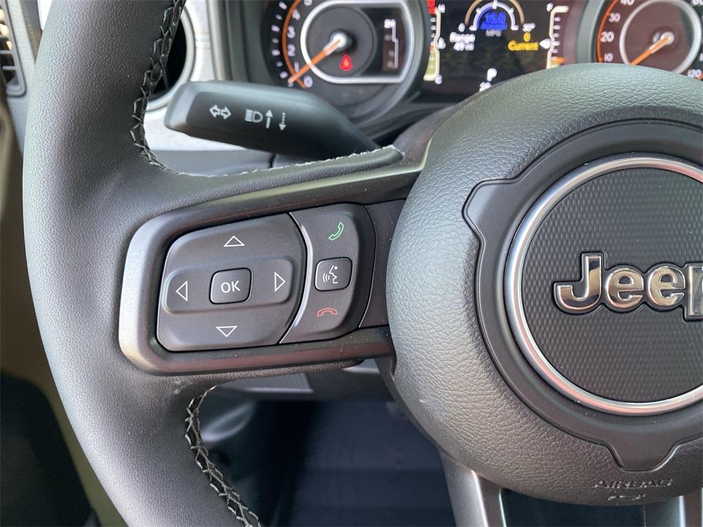 new 2025 Jeep Gladiator car, priced at $46,236