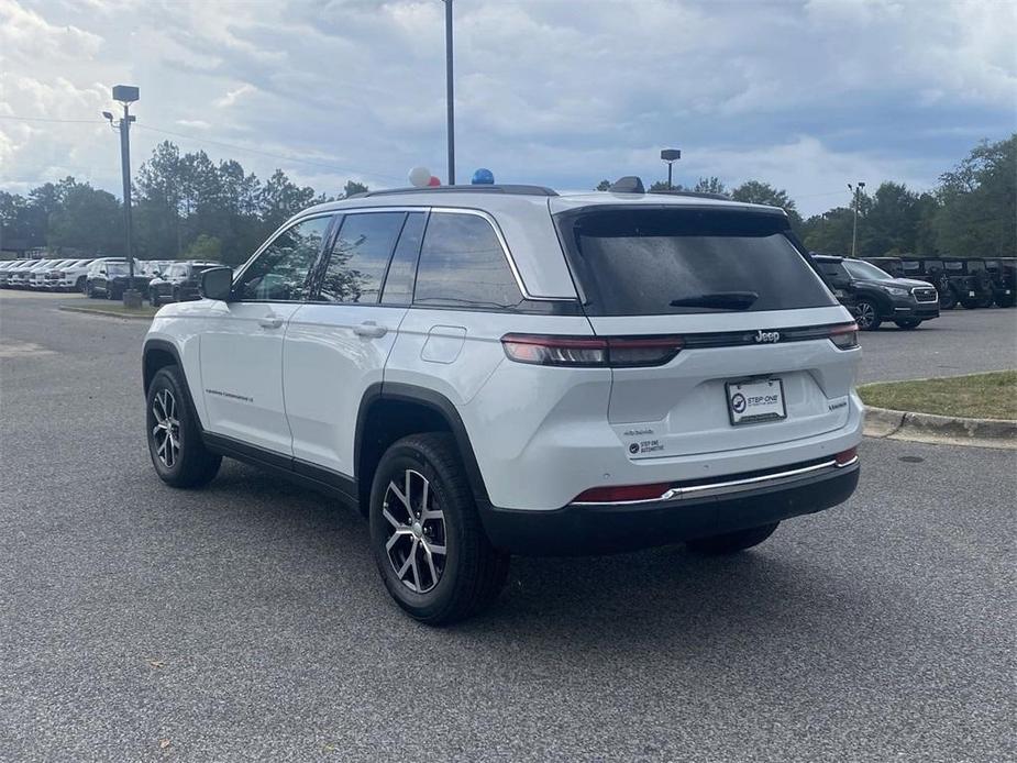 new 2024 Jeep Grand Cherokee car, priced at $41,200