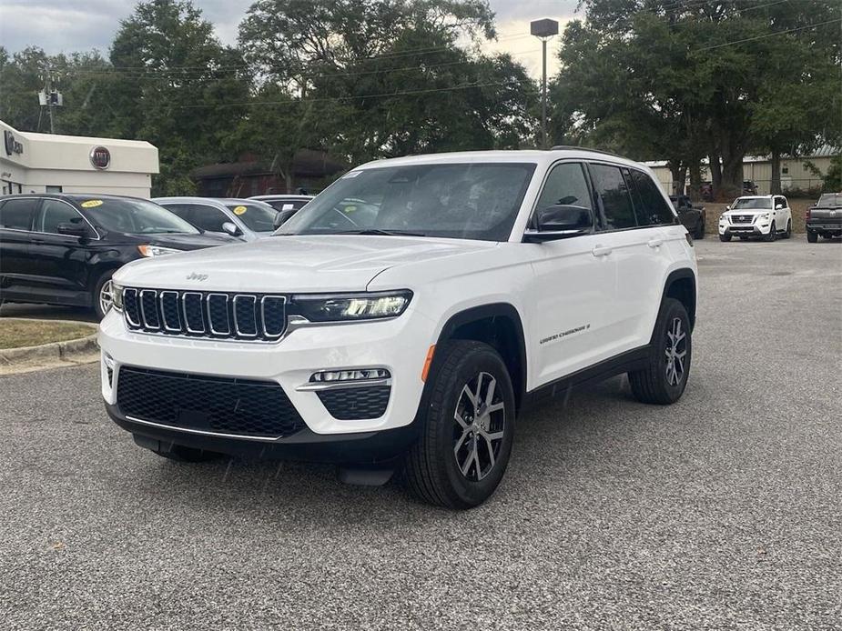 new 2024 Jeep Grand Cherokee car, priced at $41,200