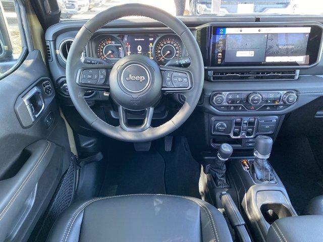 new 2025 Jeep Gladiator car, priced at $46,535