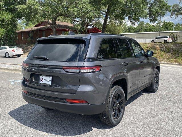 new 2024 Jeep Grand Cherokee car, priced at $40,904