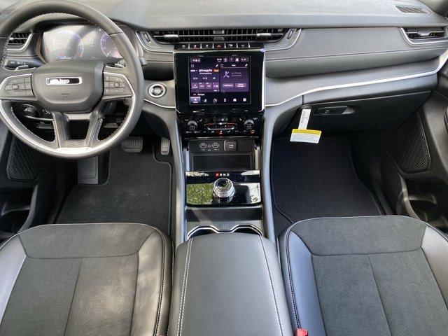 new 2025 Jeep Grand Cherokee car, priced at $41,754