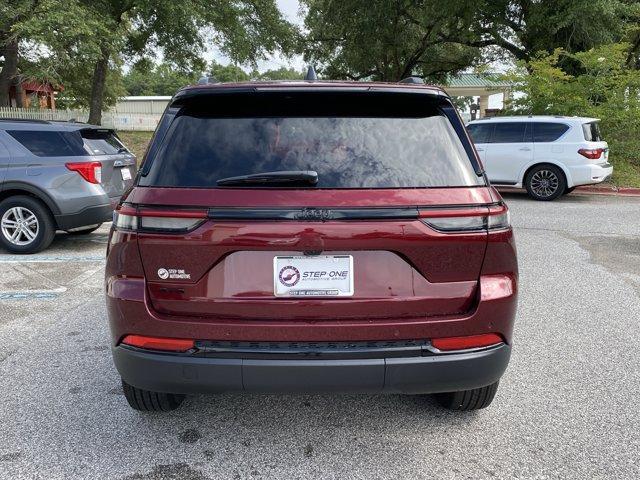 new 2025 Jeep Grand Cherokee car, priced at $41,754