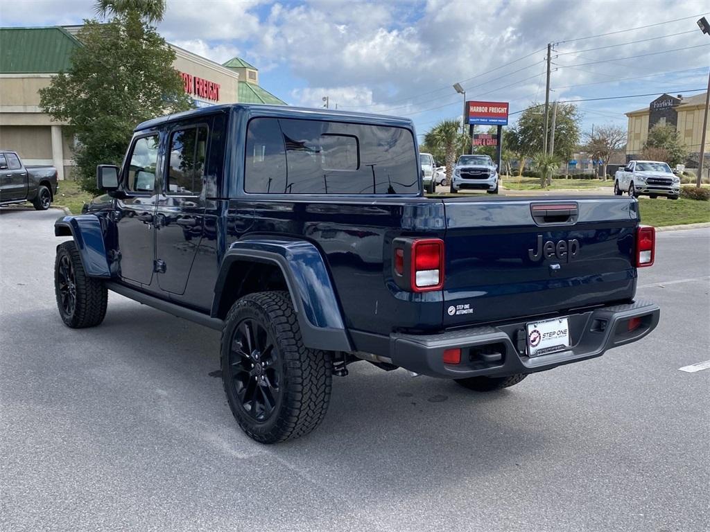 new 2025 Jeep Gladiator car, priced at $40,685