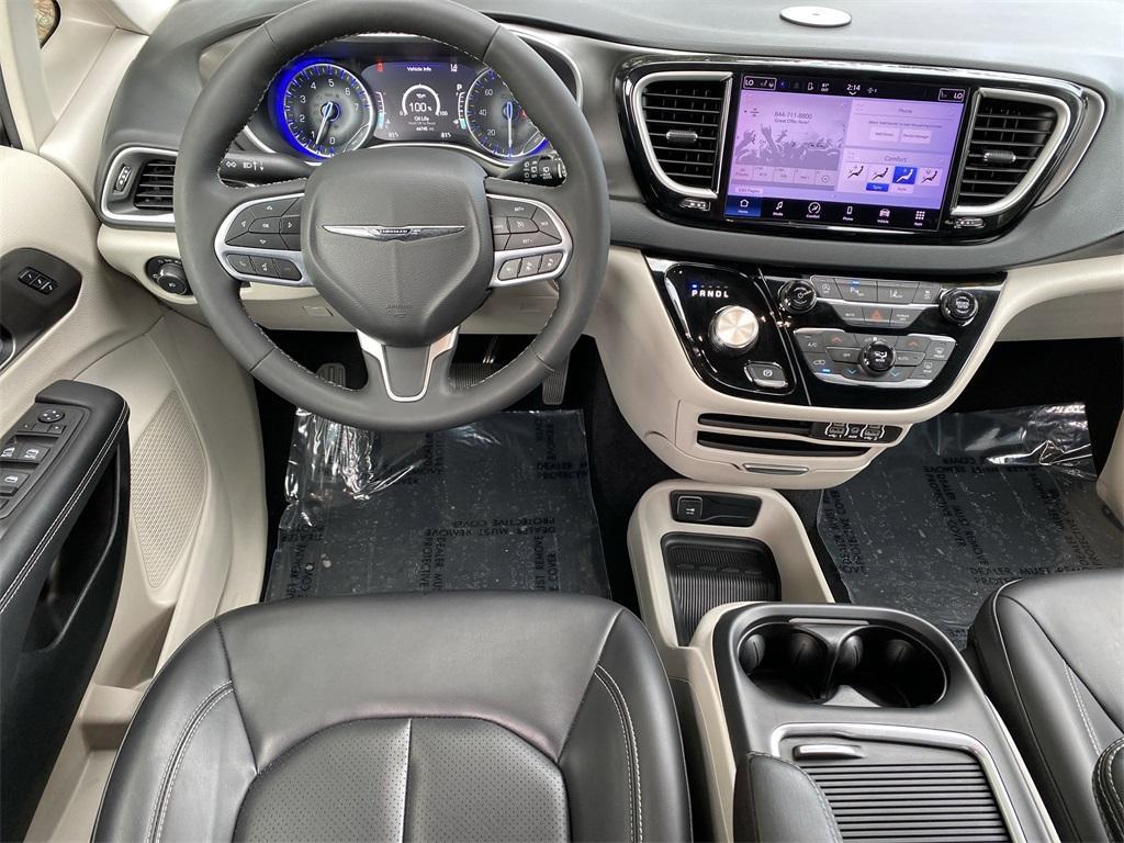 used 2023 Chrysler Pacifica car, priced at $23,424