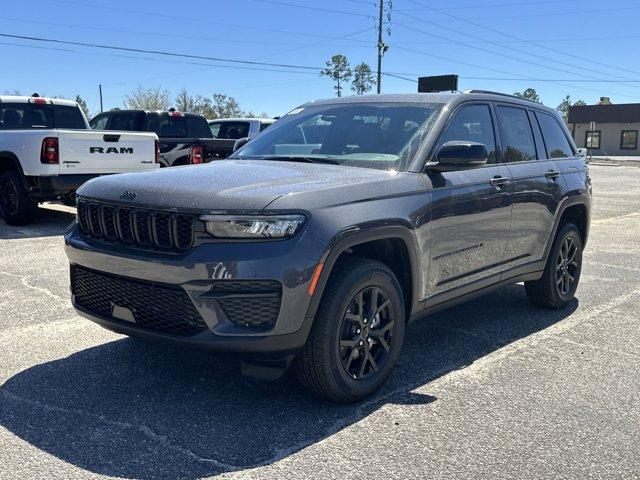 new 2025 Jeep Grand Cherokee car, priced at $41,030