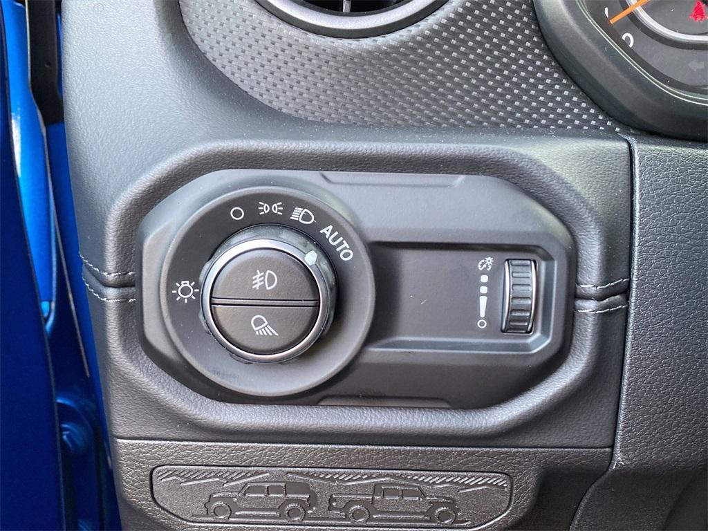 new 2025 Jeep Gladiator car, priced at $55,095