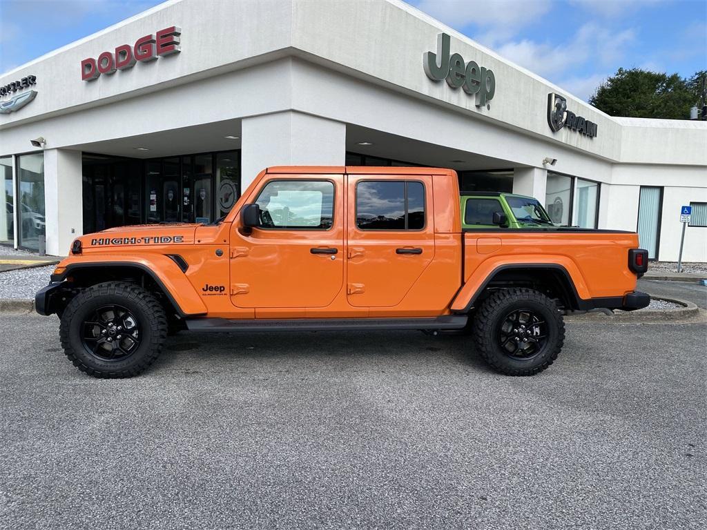 new 2025 Jeep Gladiator car, priced at $45,040