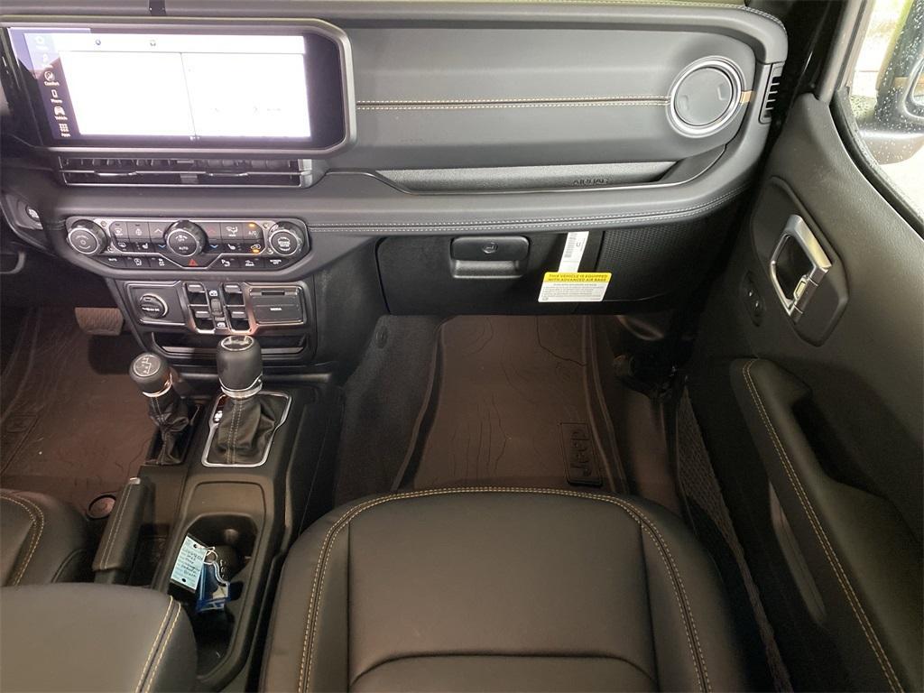 new 2025 Jeep Wrangler car, priced at $55,455