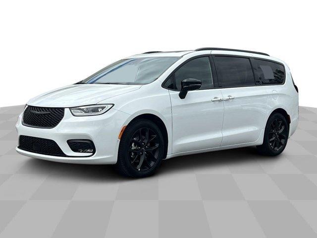new 2024 Chrysler Pacifica car, priced at $54,639