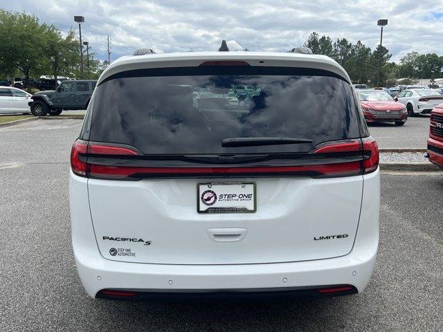 new 2024 Chrysler Pacifica car, priced at $54,639