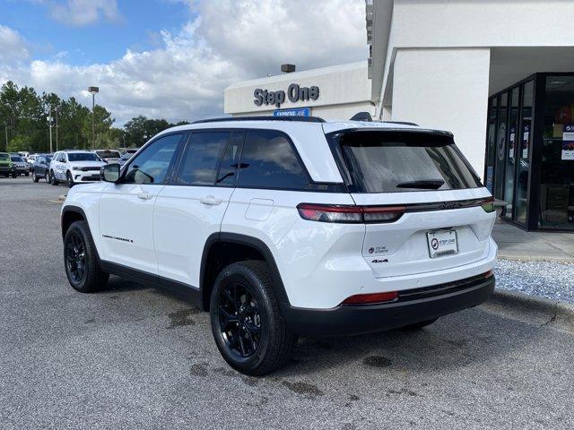 new 2025 Jeep Grand Cherokee car, priced at $42,135
