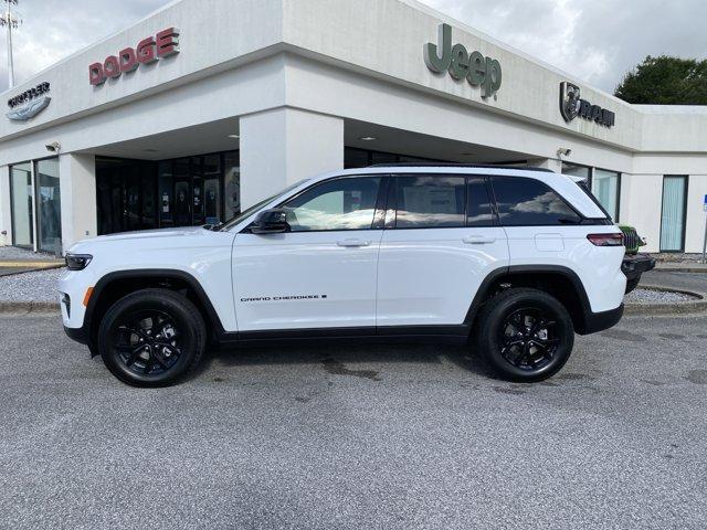 new 2025 Jeep Grand Cherokee car, priced at $42,135