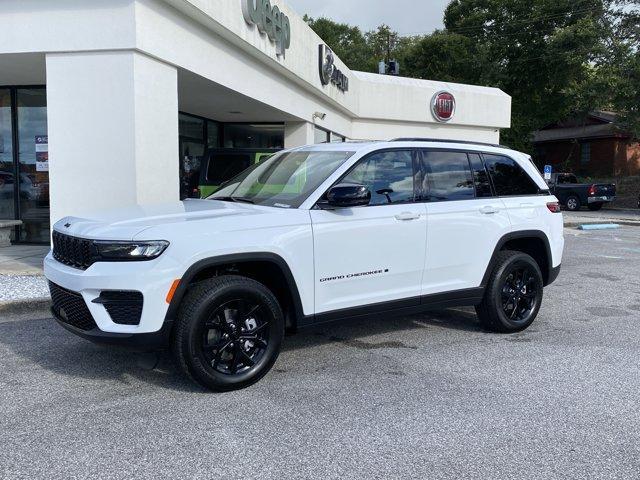 new 2025 Jeep Grand Cherokee car, priced at $42,135