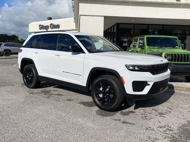 new 2025 Jeep Grand Cherokee car, priced at $42,135