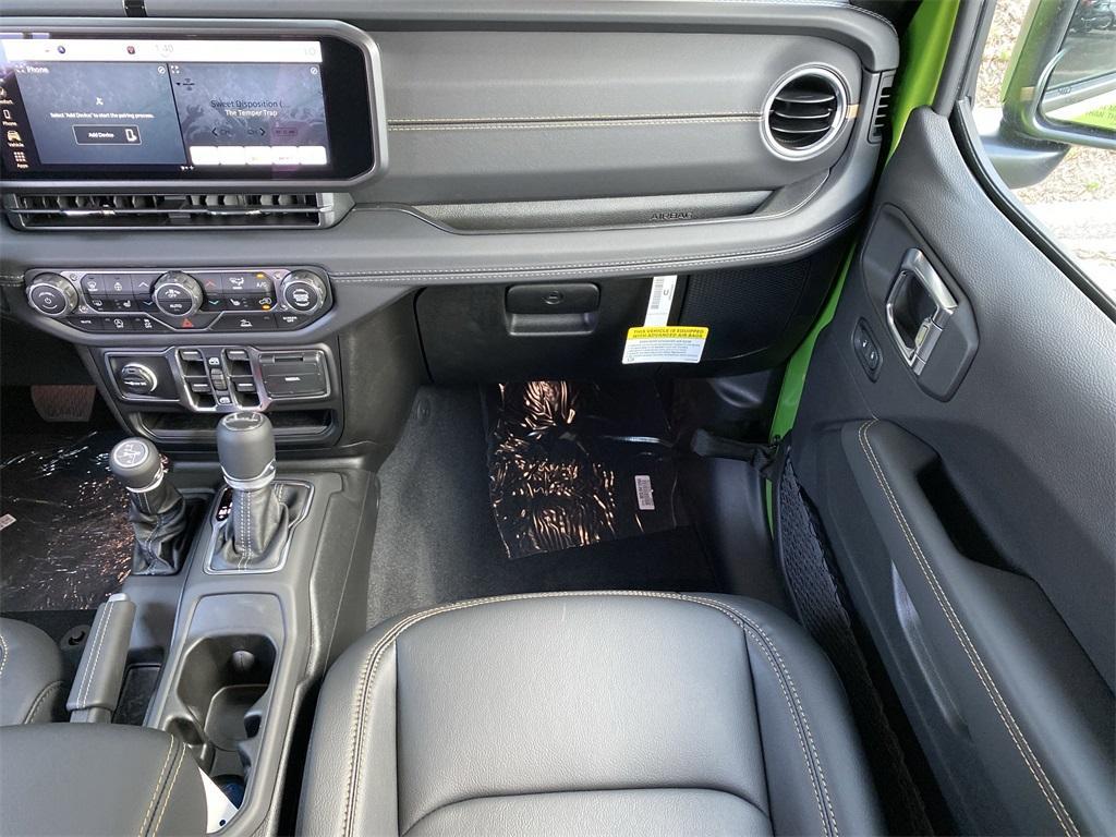 new 2025 Jeep Gladiator car, priced at $44,540