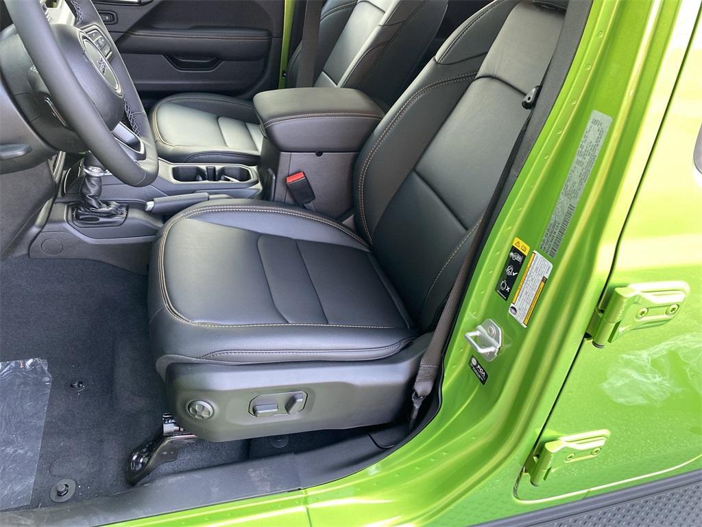 new 2025 Jeep Gladiator car, priced at $44,540