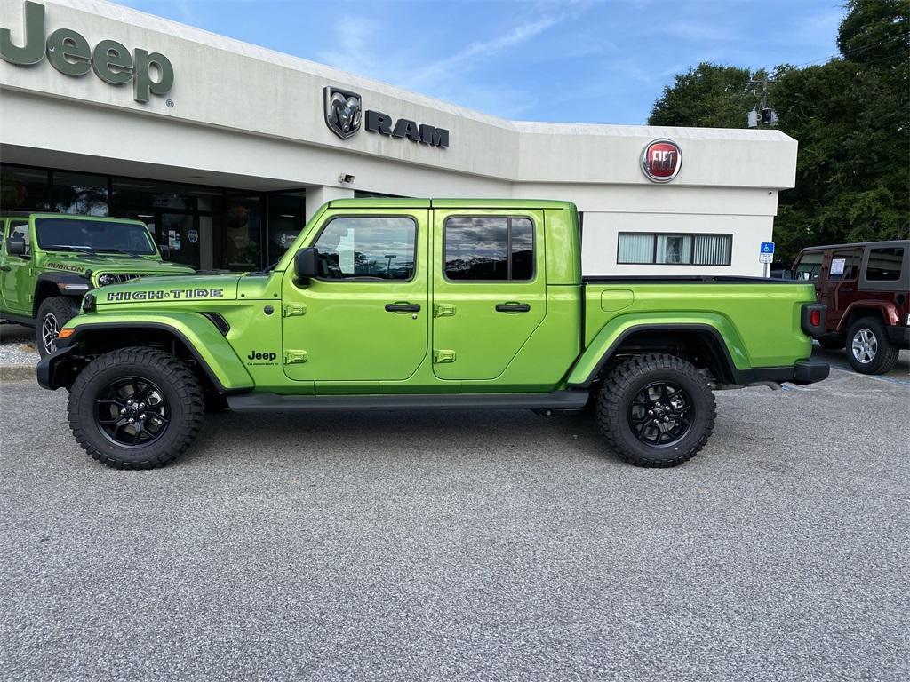 new 2025 Jeep Gladiator car, priced at $44,540